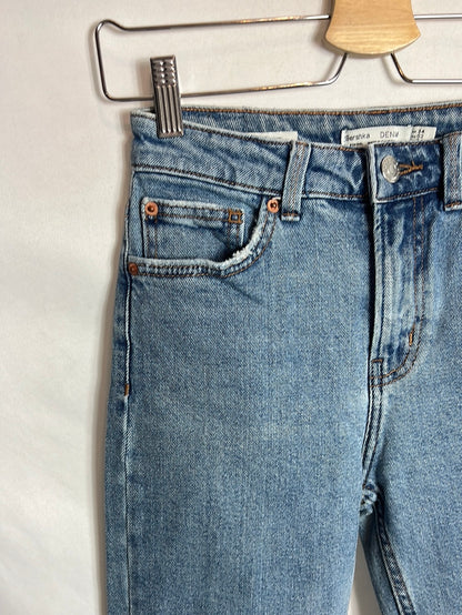 BERSHKA. Frayed denim pants T.34