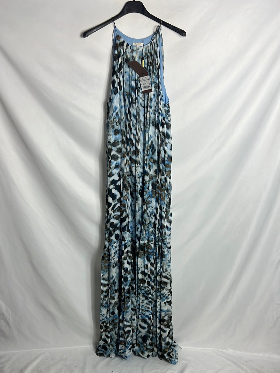 MASSIMO DUTTI. Long pleated dress. Size 38