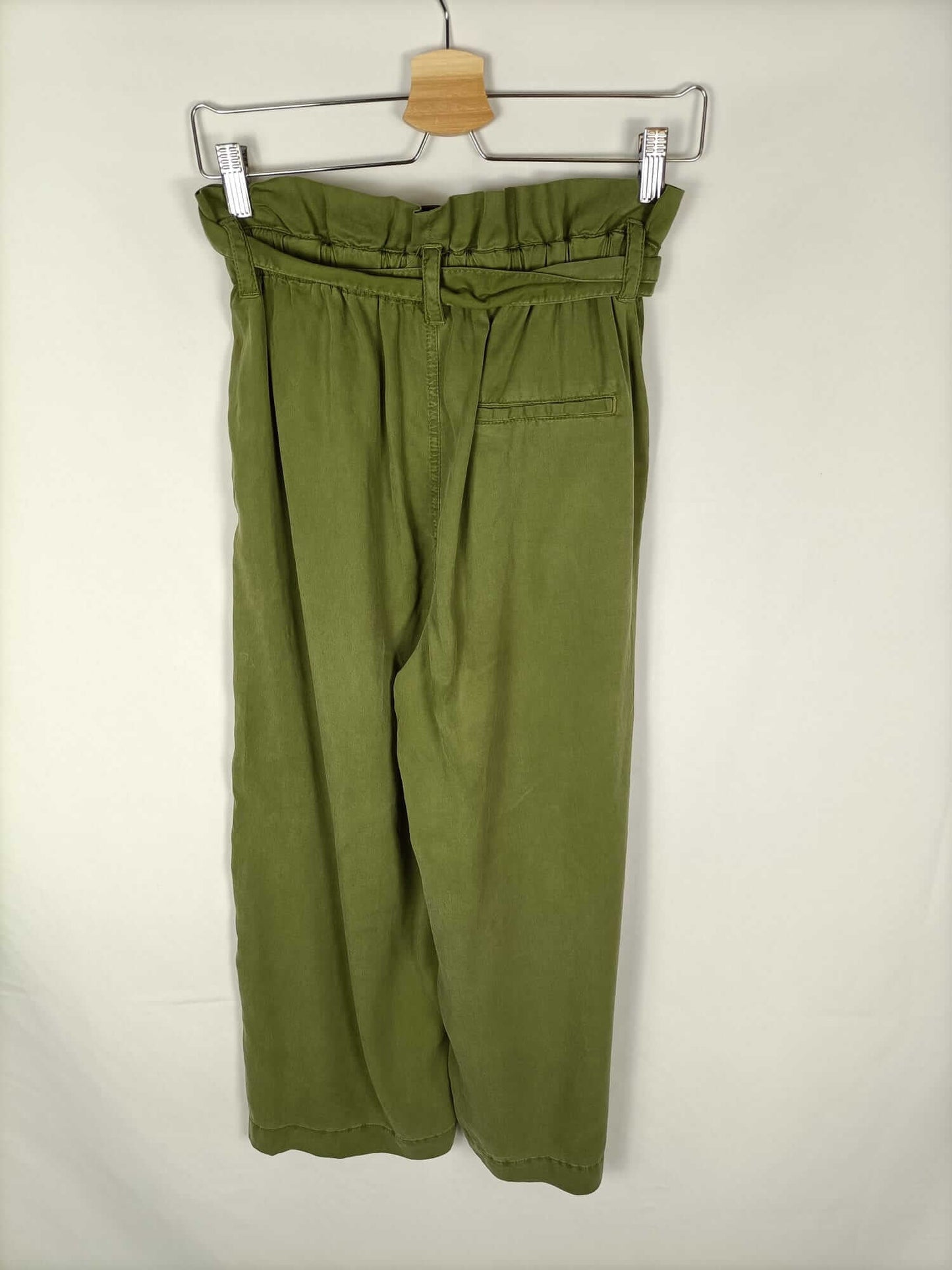ZARA. Flowy green trousers T.xs