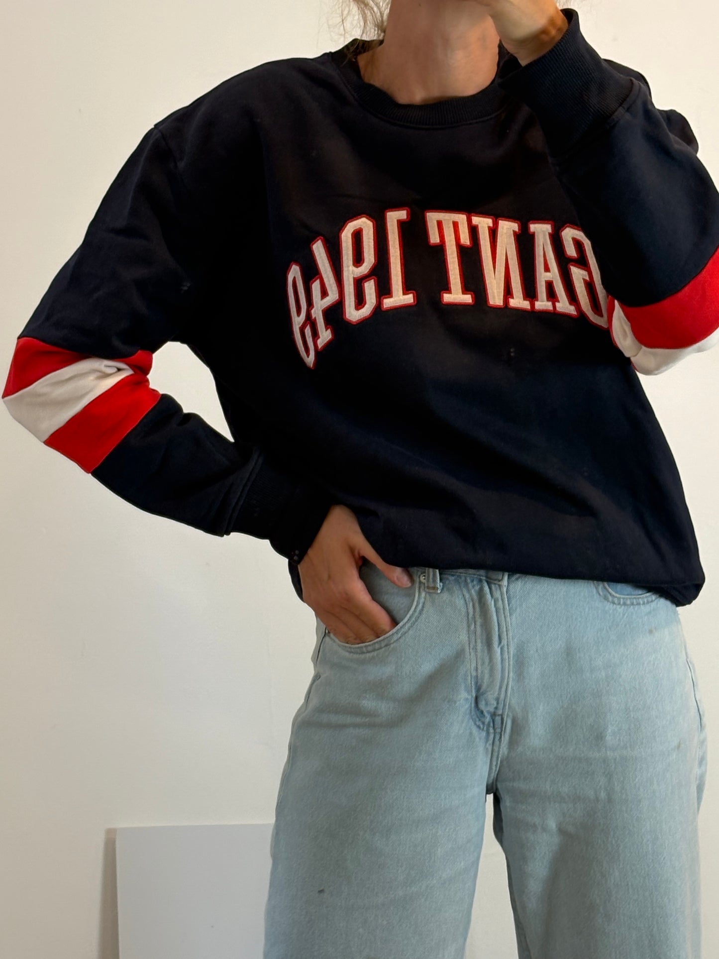 GANT. Sudadera azul logo. T M