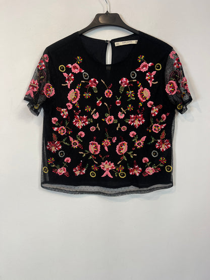 ZARA. top negro bordados T.s