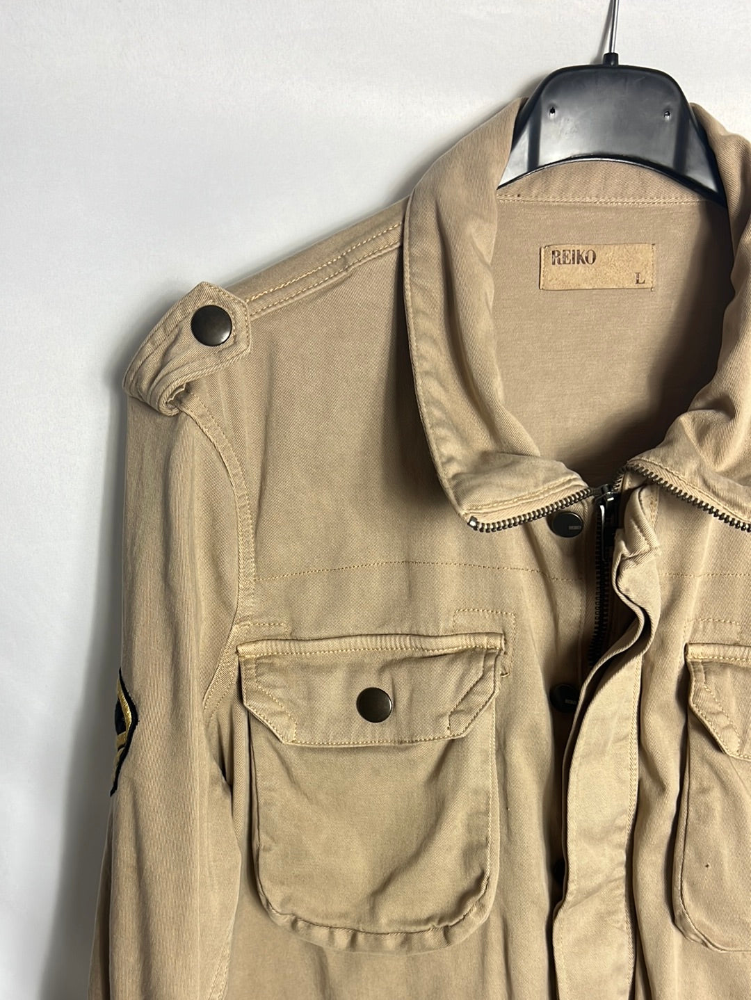 REIKO. Camel jacket with pockets. TL
