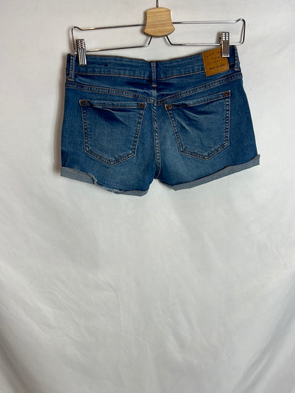 MANGO. Mini shorts denim T.36
