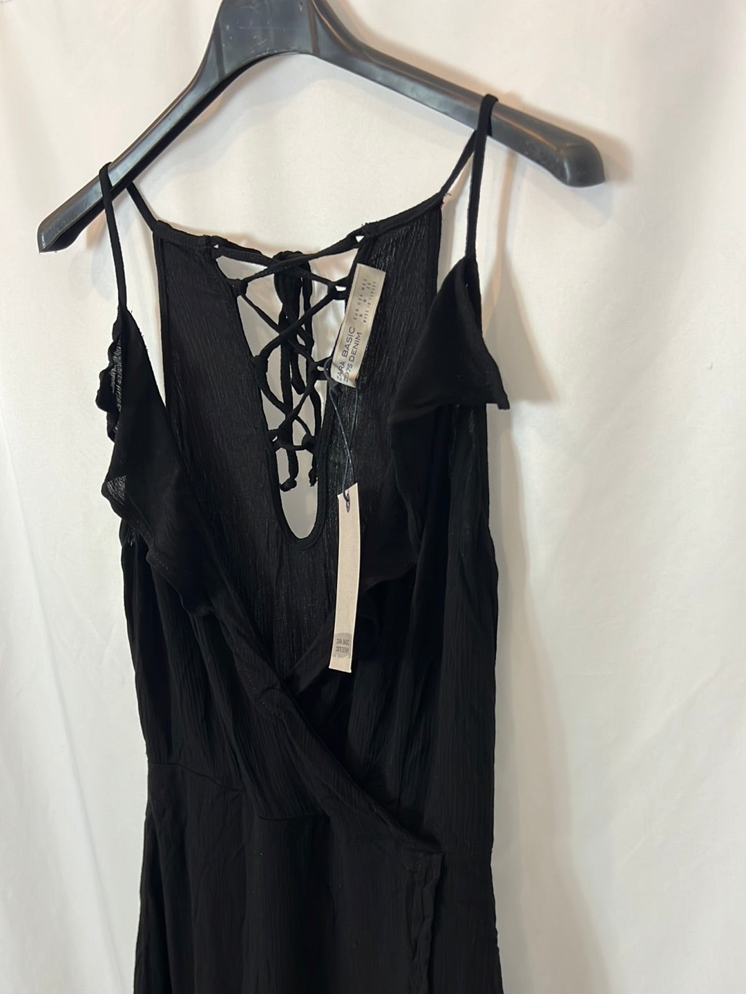 ZARA. Vestido corto negro T.m