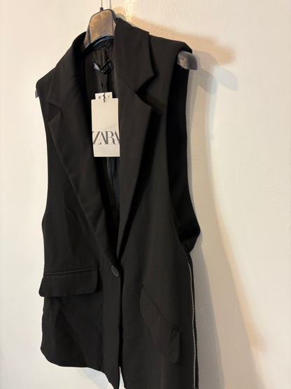 ZARA. Chaleco negro cremalleras