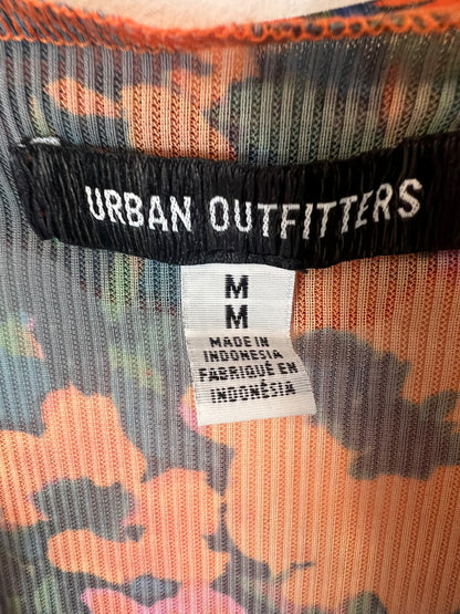 URBAN OUTFITTERS. Top flores semitransparente. T M