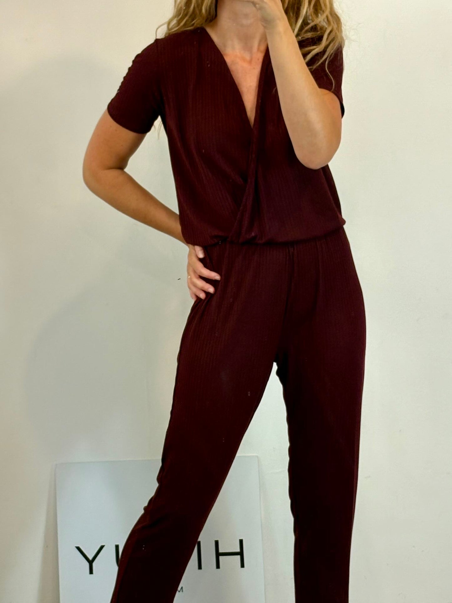 ZARA. Mono largo canalé fluido granate