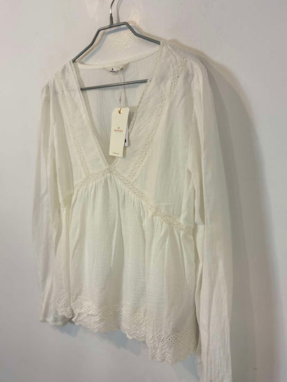 Blusa blanca detalles croché