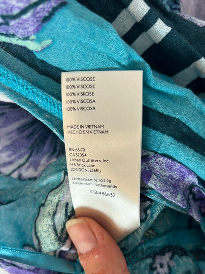 FREE PEOPLE. Blue floral TS top