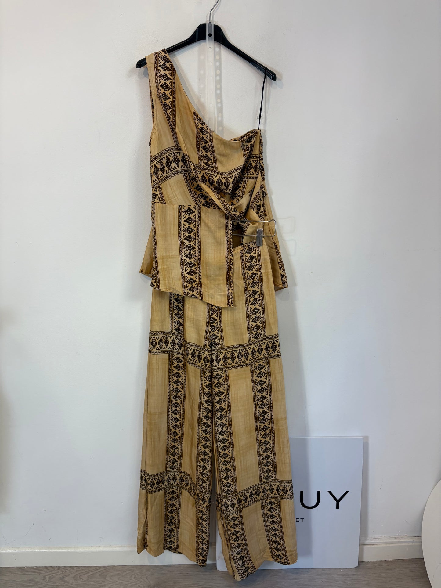 TRUCCO. Conjunto fluido estampado
