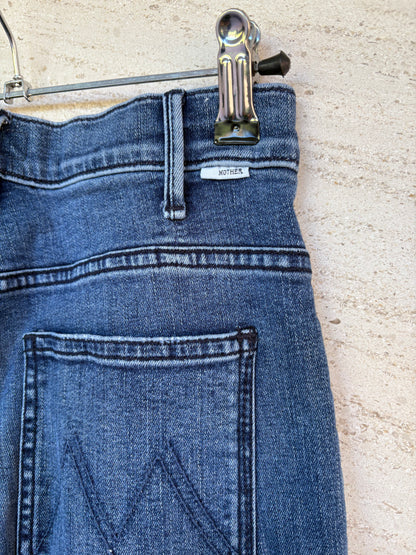 MOTHER. Pantalón denim ligeramente acampanado  T.26