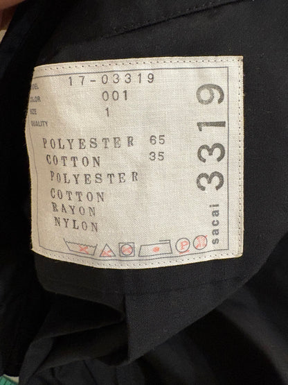 SACAI. Blusa negra detalle encajes. T 1 (S)