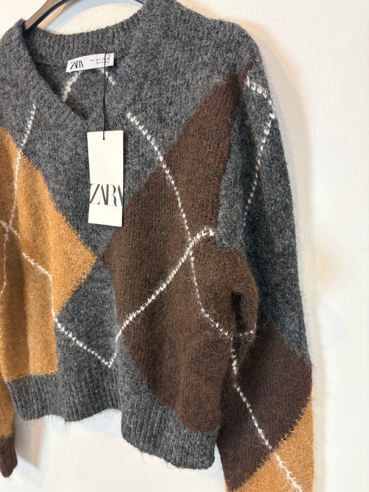 ZARA, Jersey rombos cuello pico