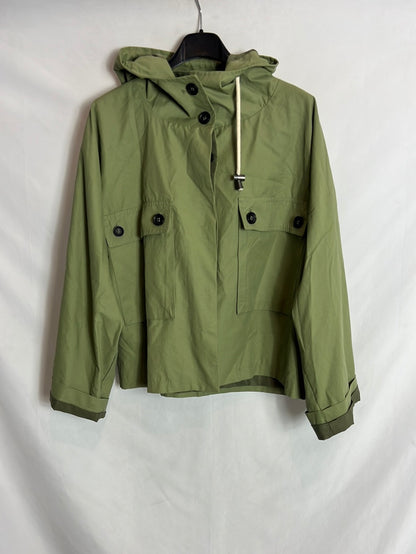 ZARA. Parka verde impermeable T.xs