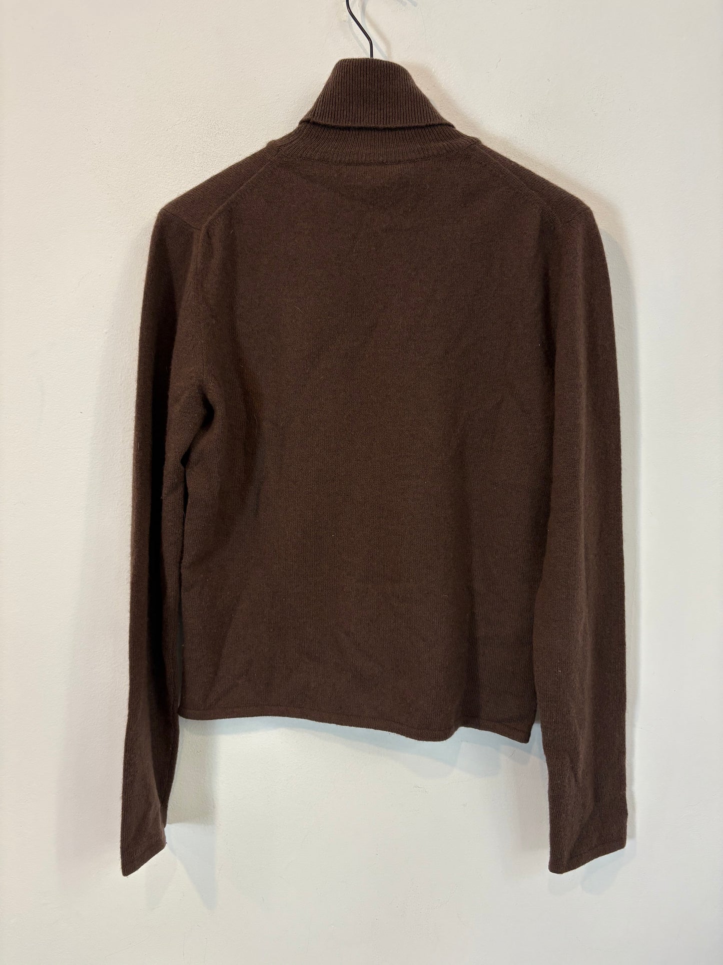 OTHERS. Brown cashmere turtleneck sweater. TS
