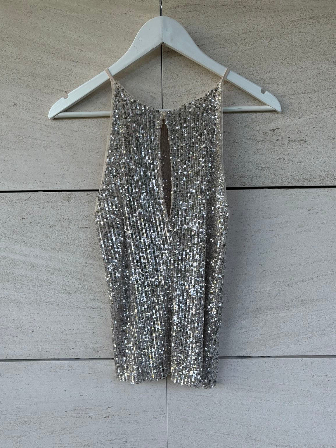 ZARA. Top halter lentejuelas