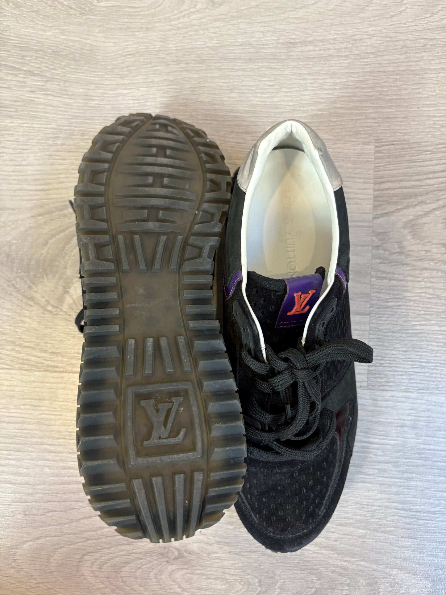 LOUIS VUITTON. Zapatillas piel