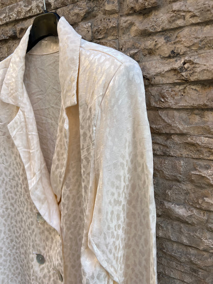 OTRAS. Blazer fluida beige botones nácar. T S