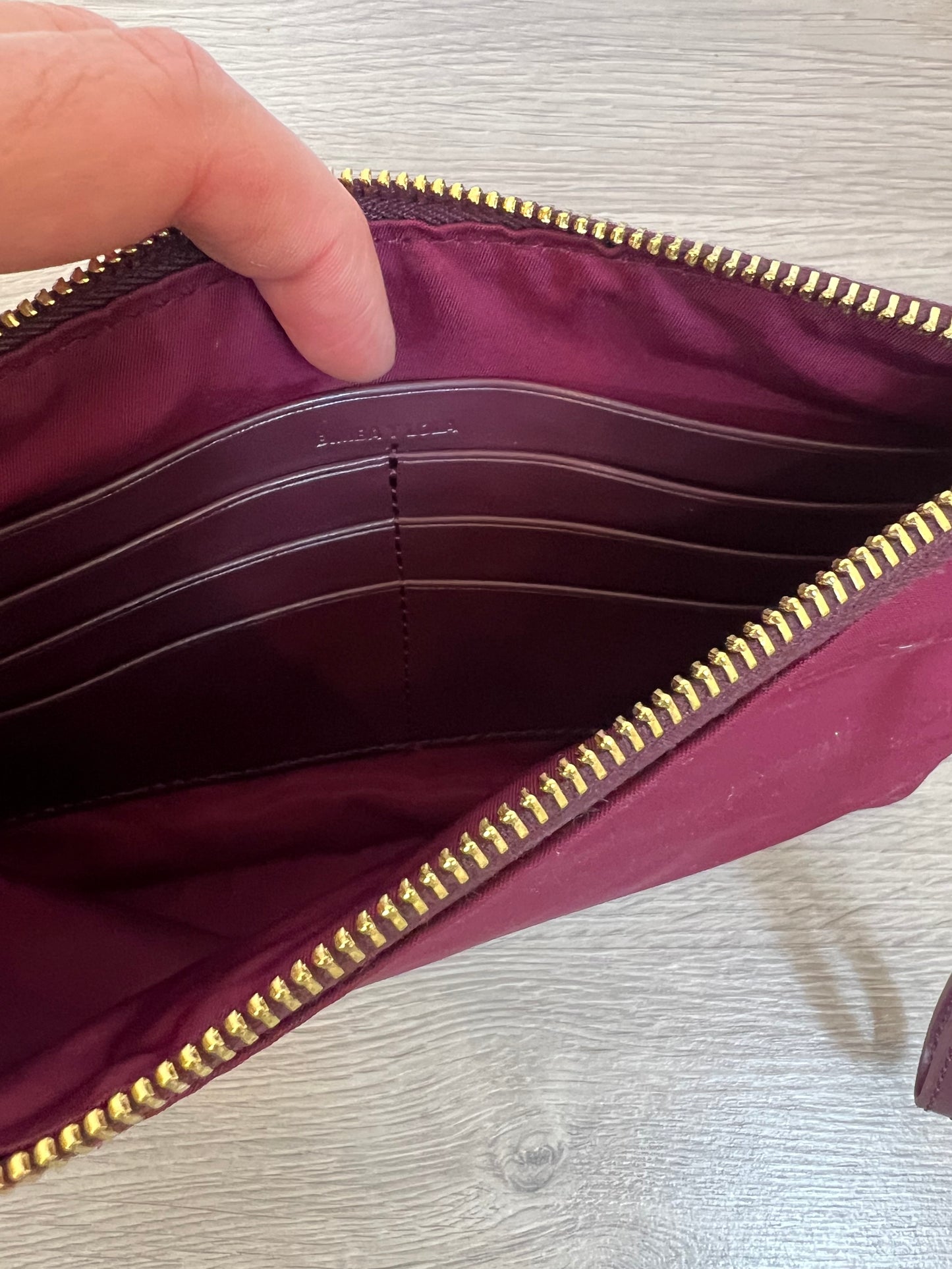 BIMBA Y LOLA. Cartera de mano burdeos