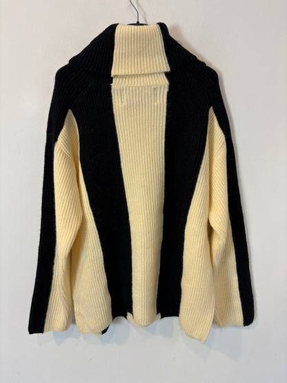 WILD PONY. Jersey bicolor cuello vuelto