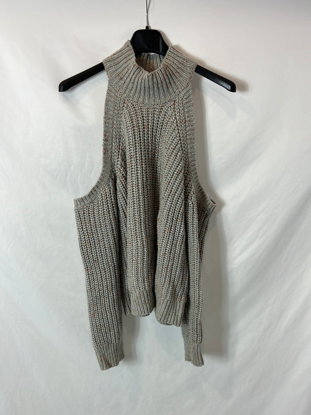 TULAROSA. Gray Ts shoulder sweater