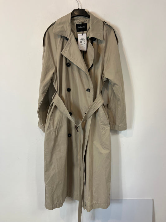 TINTORETTO. Gabardina larga beige