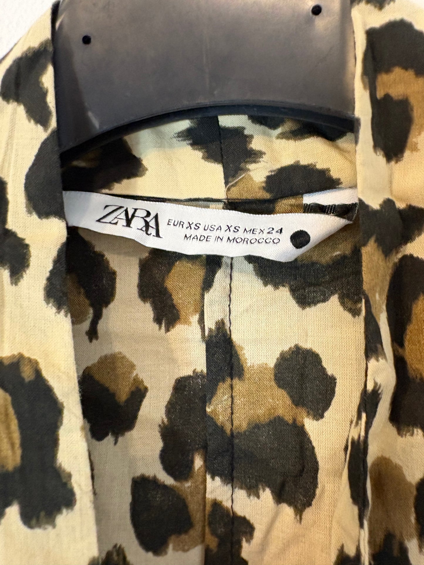 ZARA. Vestido largo animal print