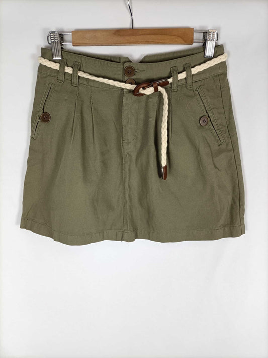 PULL&BEAR.Falda corta verde T.m