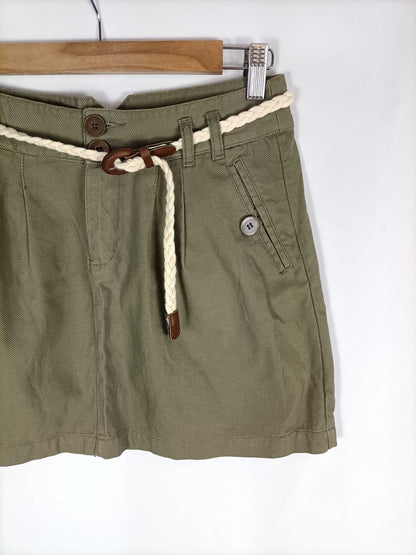 PULL&BEAR.Falda corta verde T.m