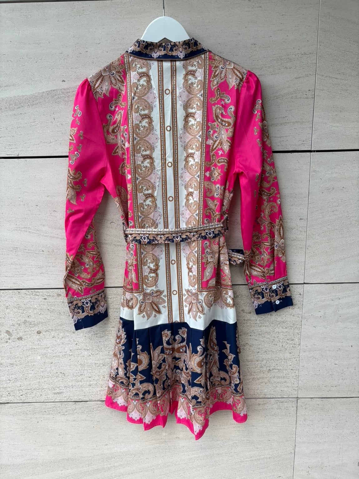 Vestido corto estampado tablas