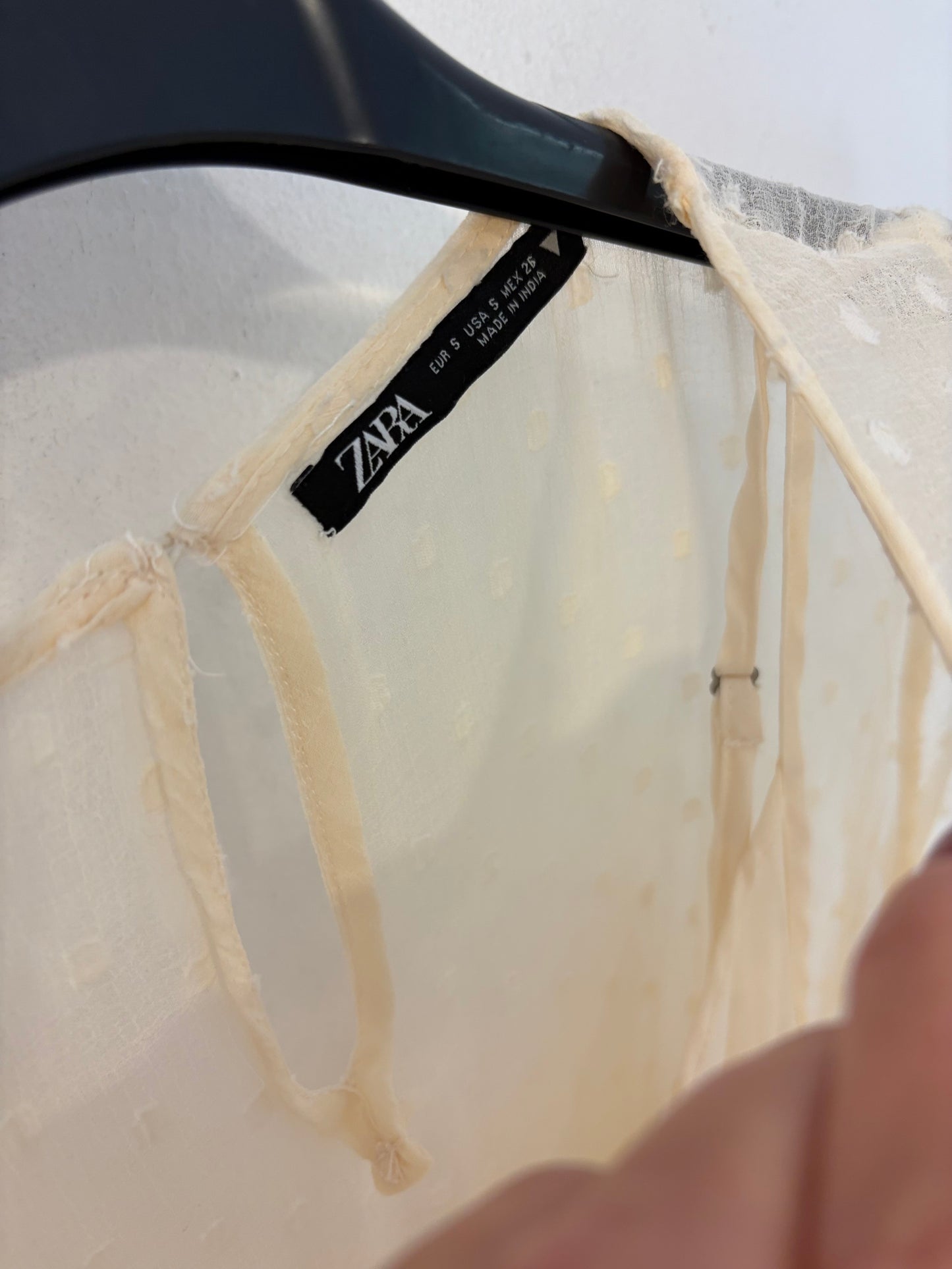 ZARA.Vestido largo detalles bordado