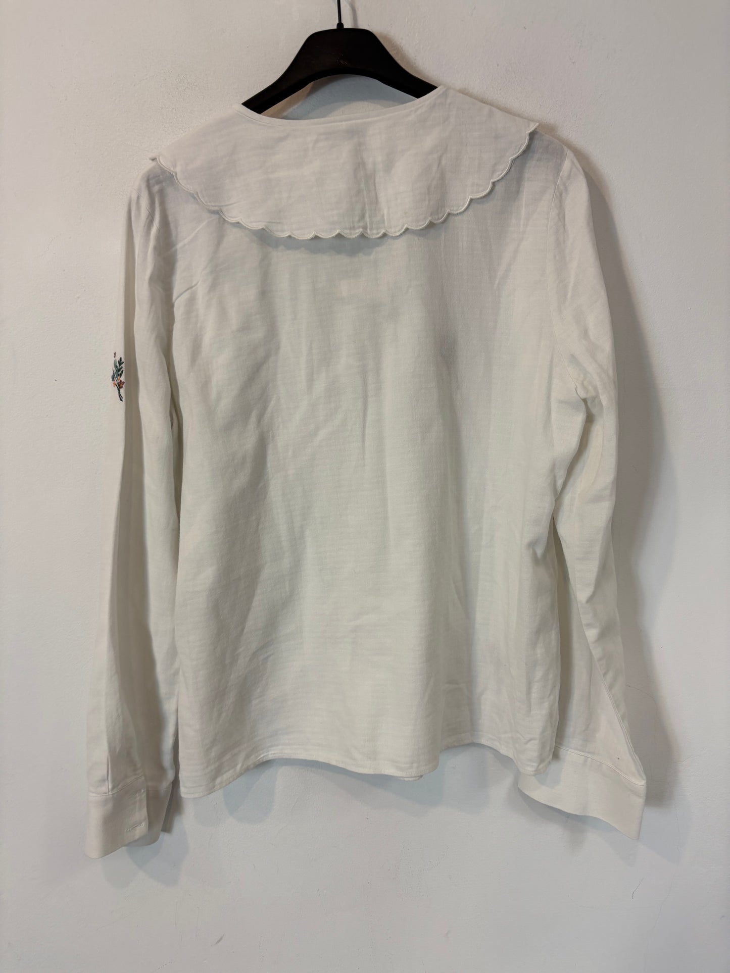 BALZAC. Blusa blanca bordados