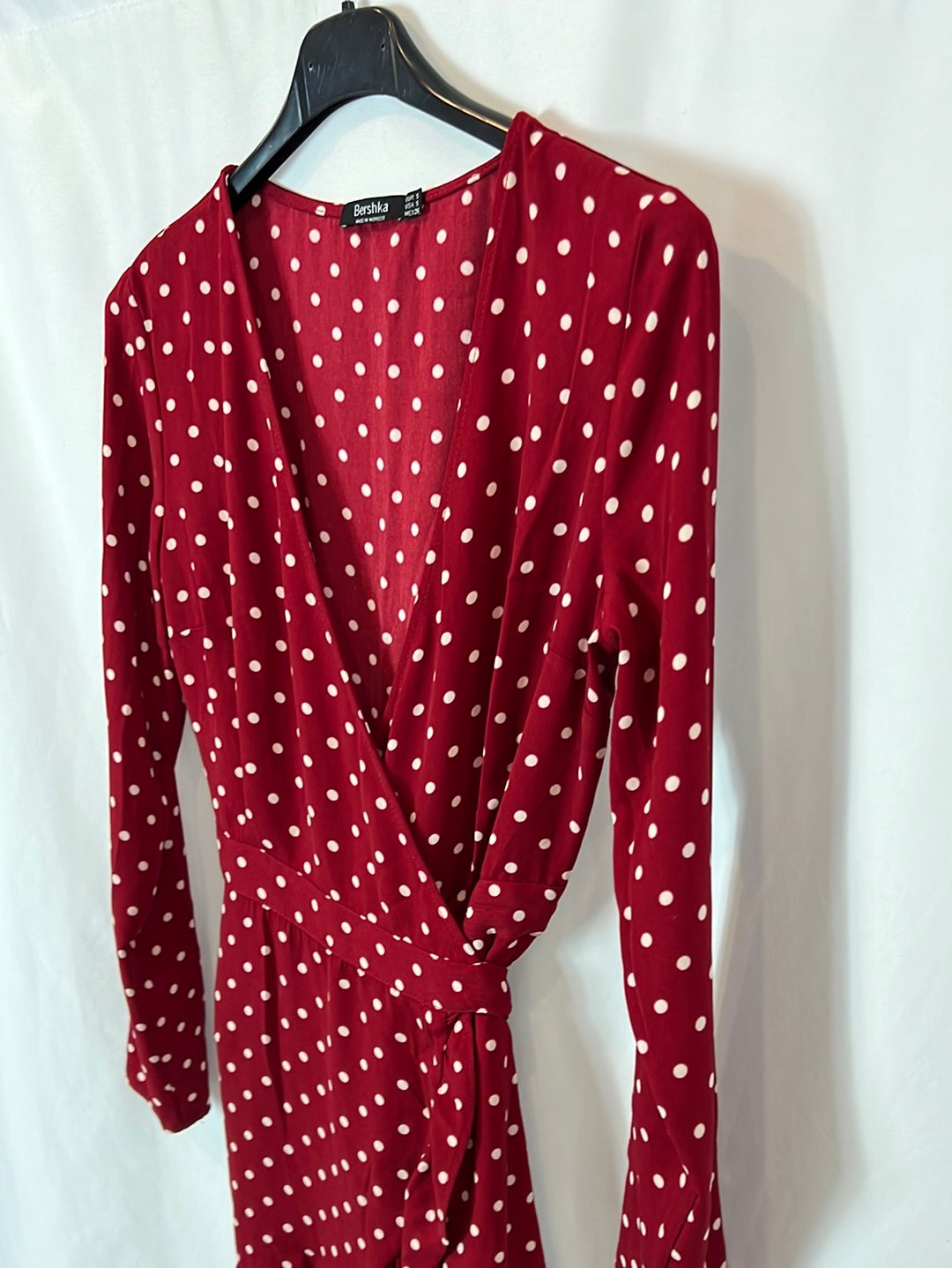 BERSHKA. Burgundy polka dot Ts dress