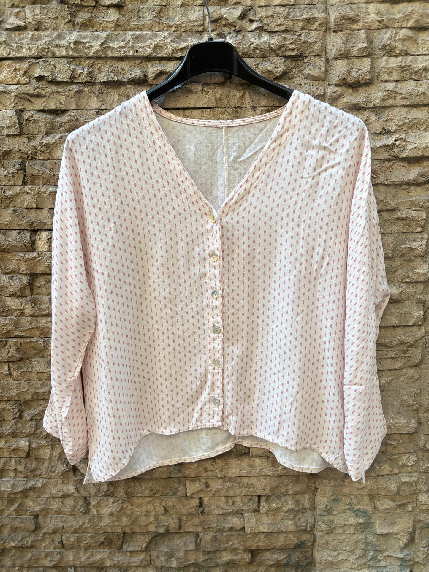OTRAS. Blusa fluida detalles en rosa. T S/M