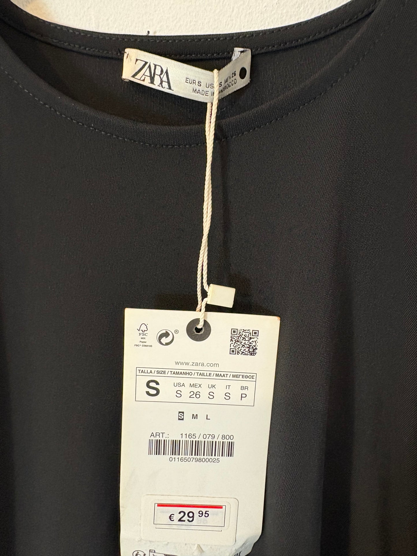 ZARA. Vestido negro largo elástico