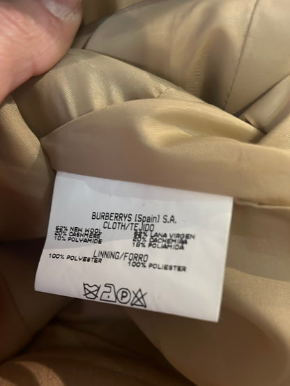 BURBERRYS. Beige wool blazer with pockets. Size 40