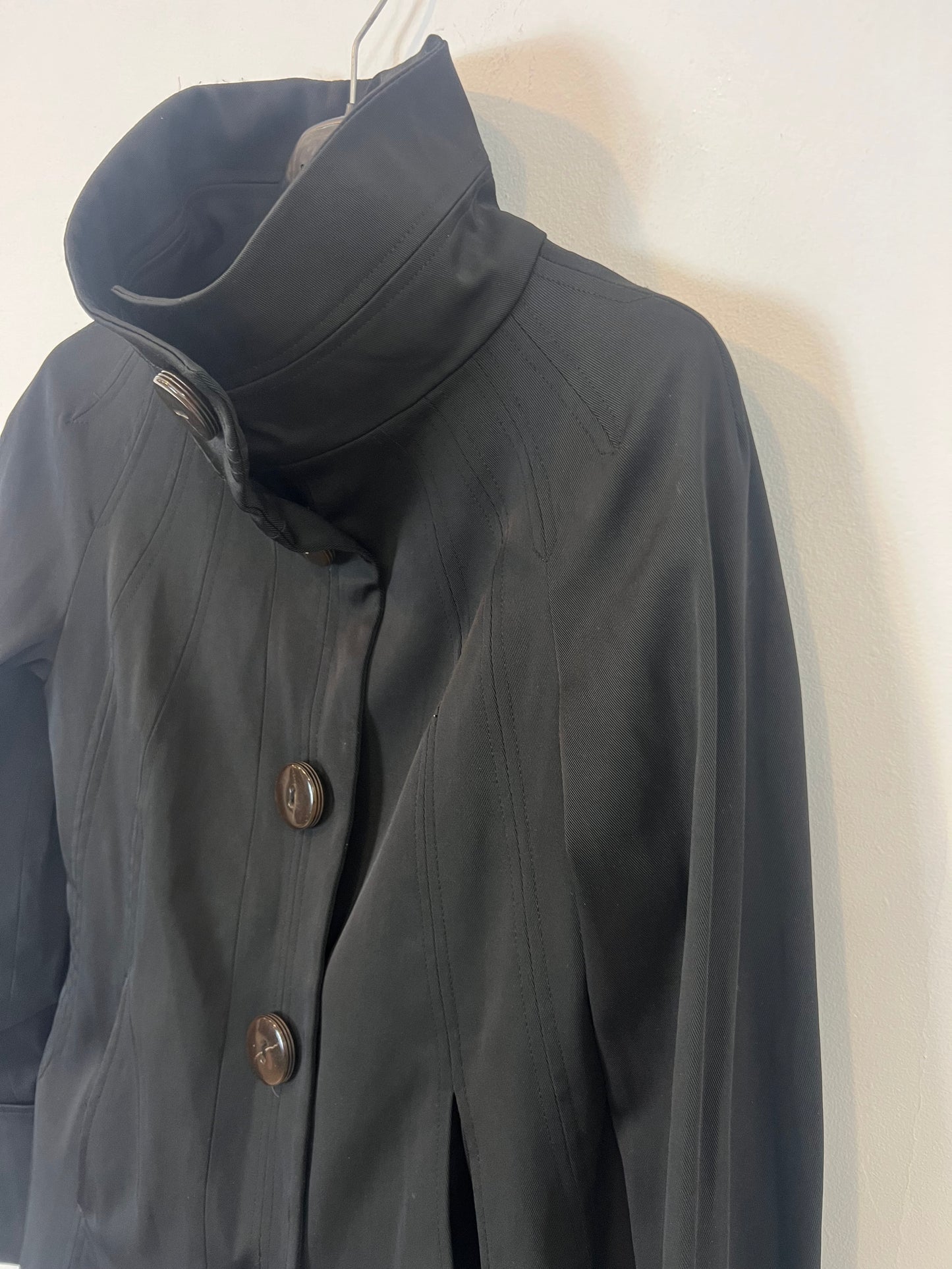 ZARA. Chaqueta negra textura detalle botones. T XS