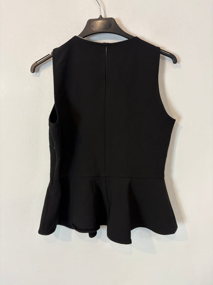 ZARA. Top volante y perlas