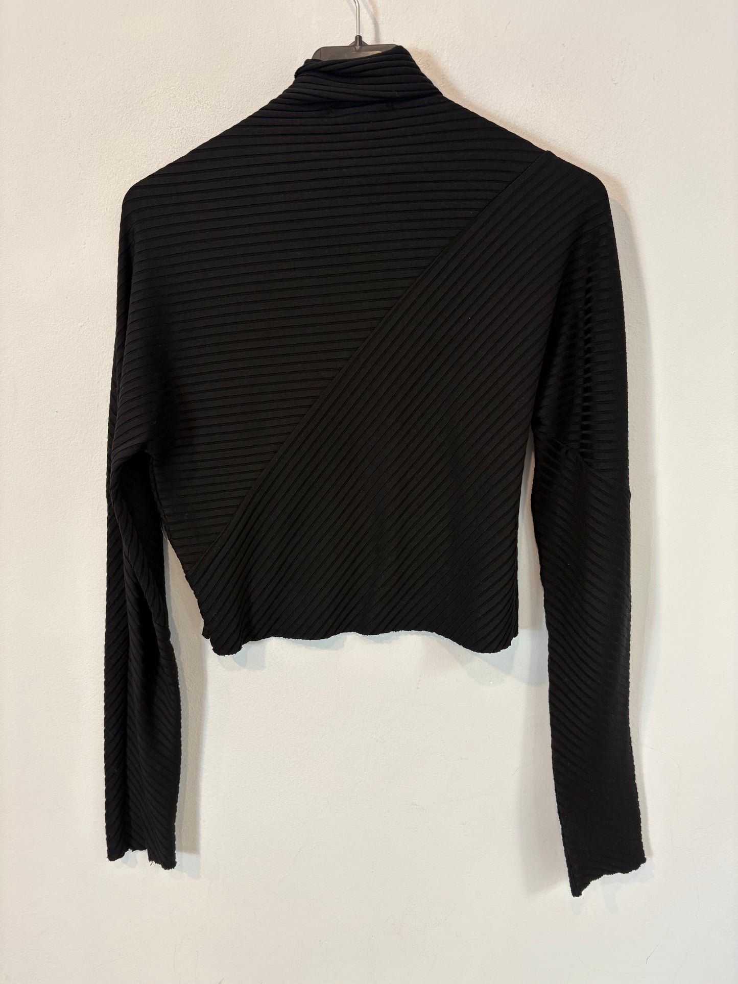 ZARA. Top canalé negro elástico