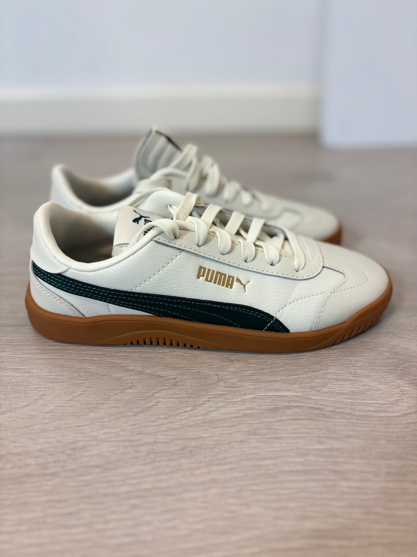PUMA. Zapatillas Club 5V5 unisex. T 37.5