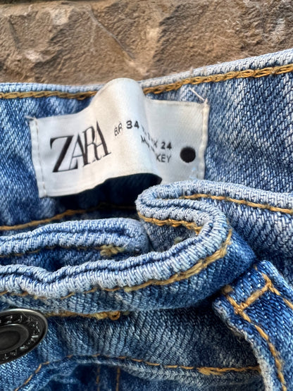 ZARA. Denim pata ancha pinzas. T 34