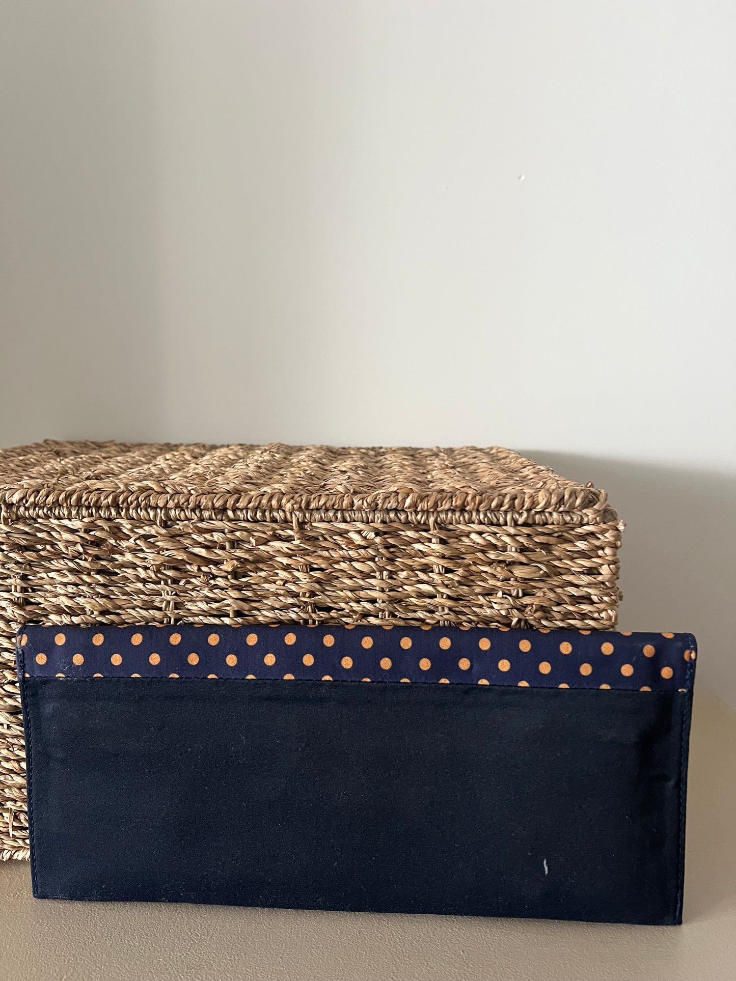 LODI. Cartera de mano lunares