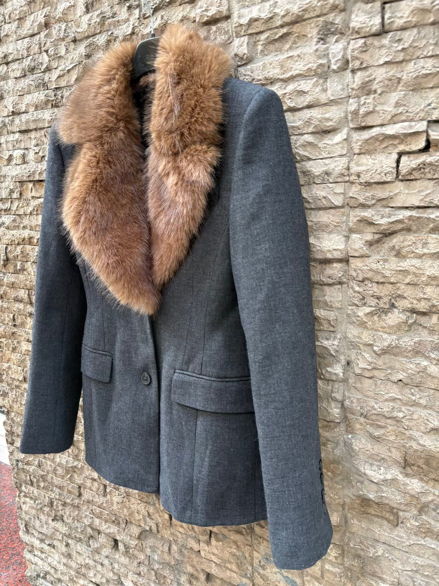 ZARA. Blazer marengo cuello pelito