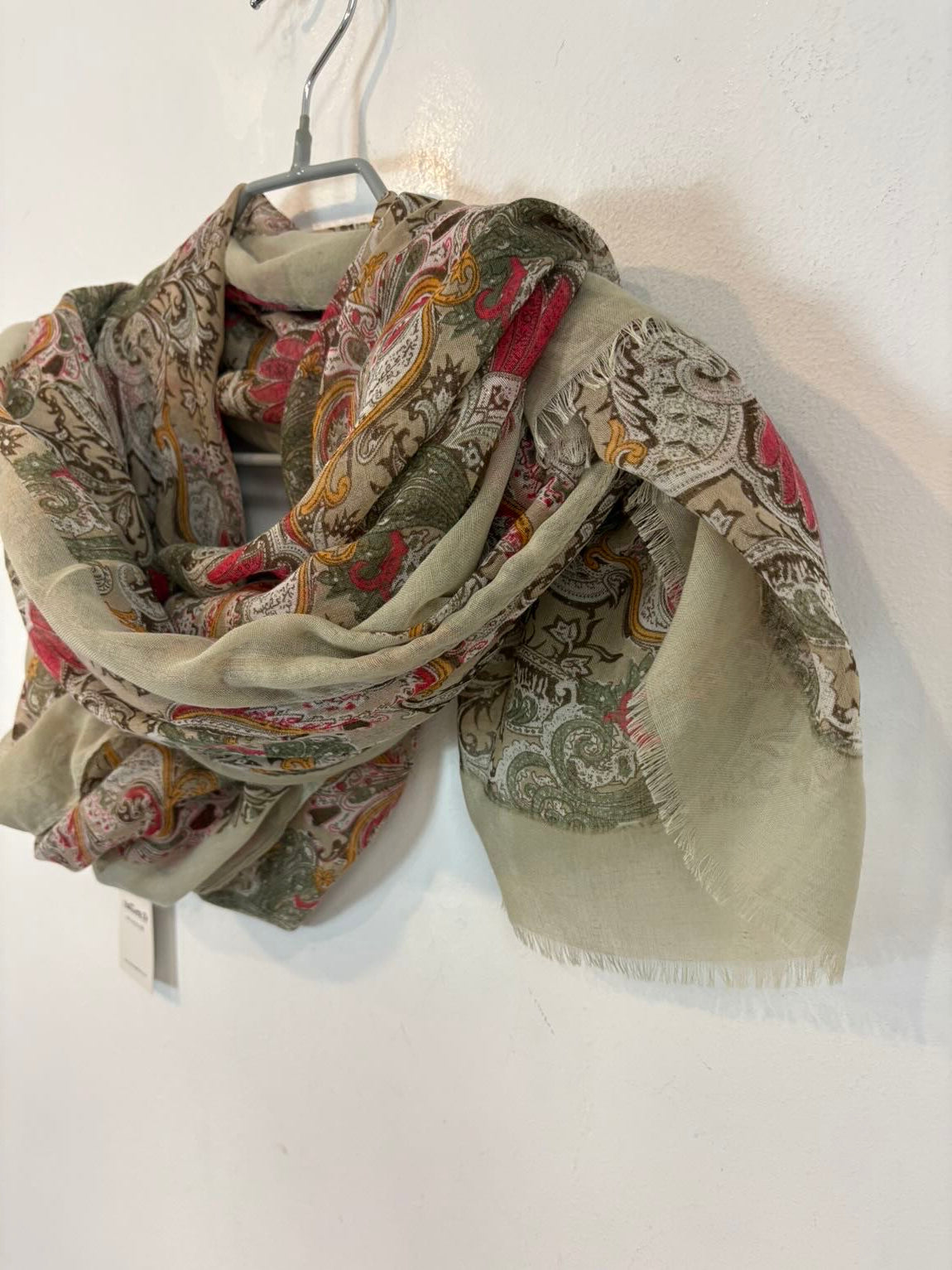 NATURA. Pañuelo estampado fluido
