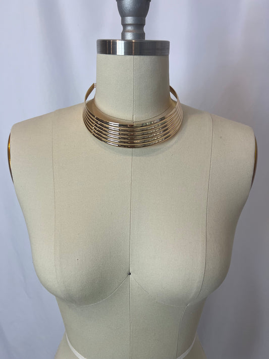 OTHERS. Rigid gold necklace