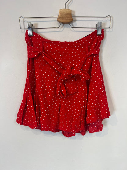 ZARA. Falda/pantalón roja lunares T.s