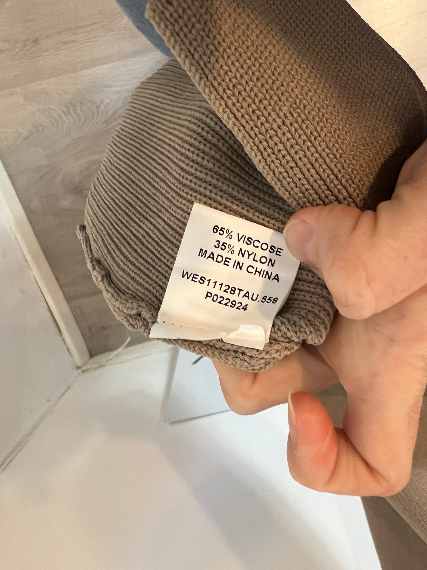 DISSH. Vestido canalé beige