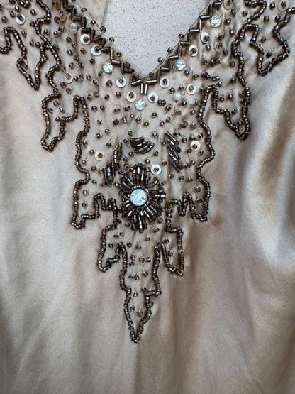 VERSACE Jeans Couture. Vestido de cóctel de seda beige con bordados