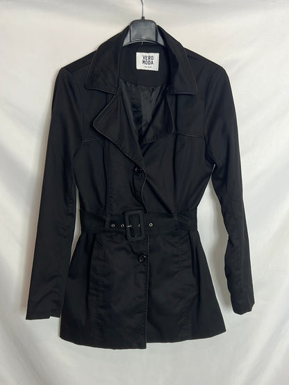 VERO MODA. Gabardina negra. T L