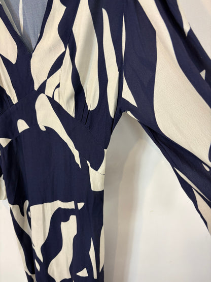 JUAN AVELLANEDA. Vestido largo estampado azules